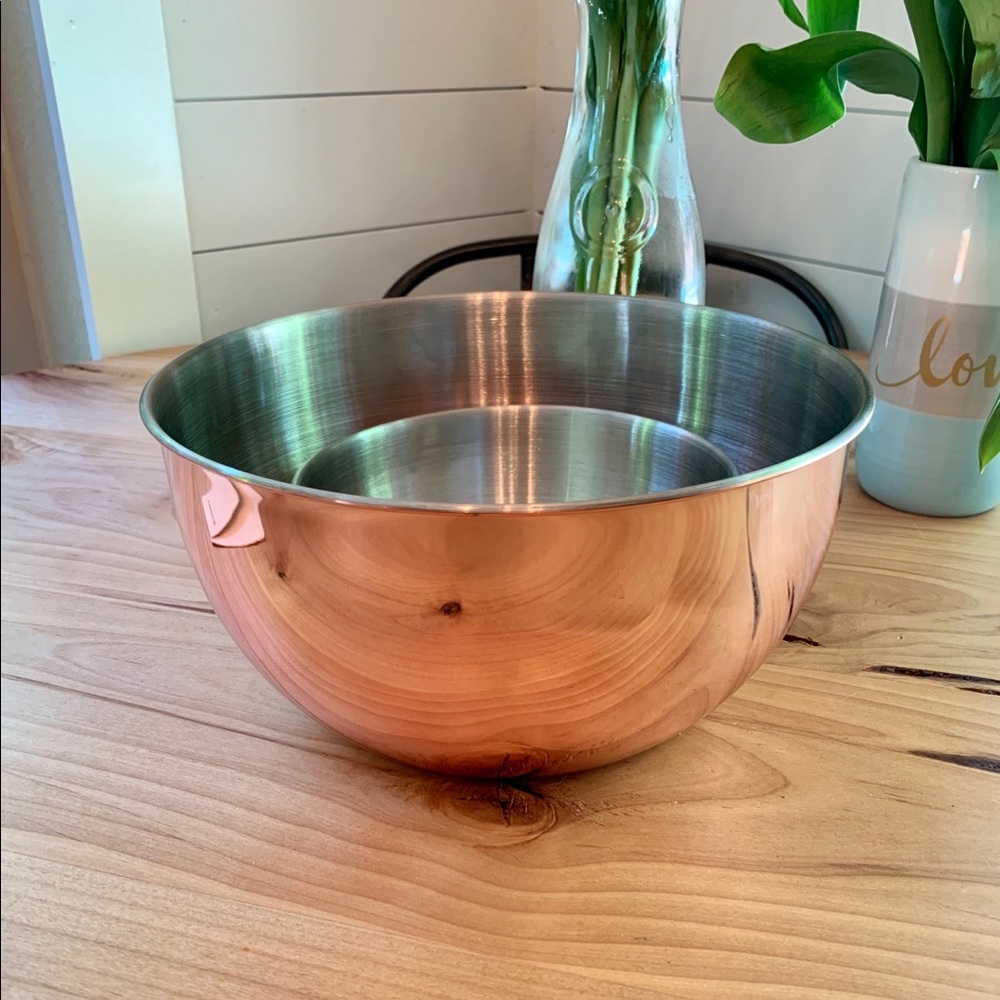 Large and small rose gold bowls